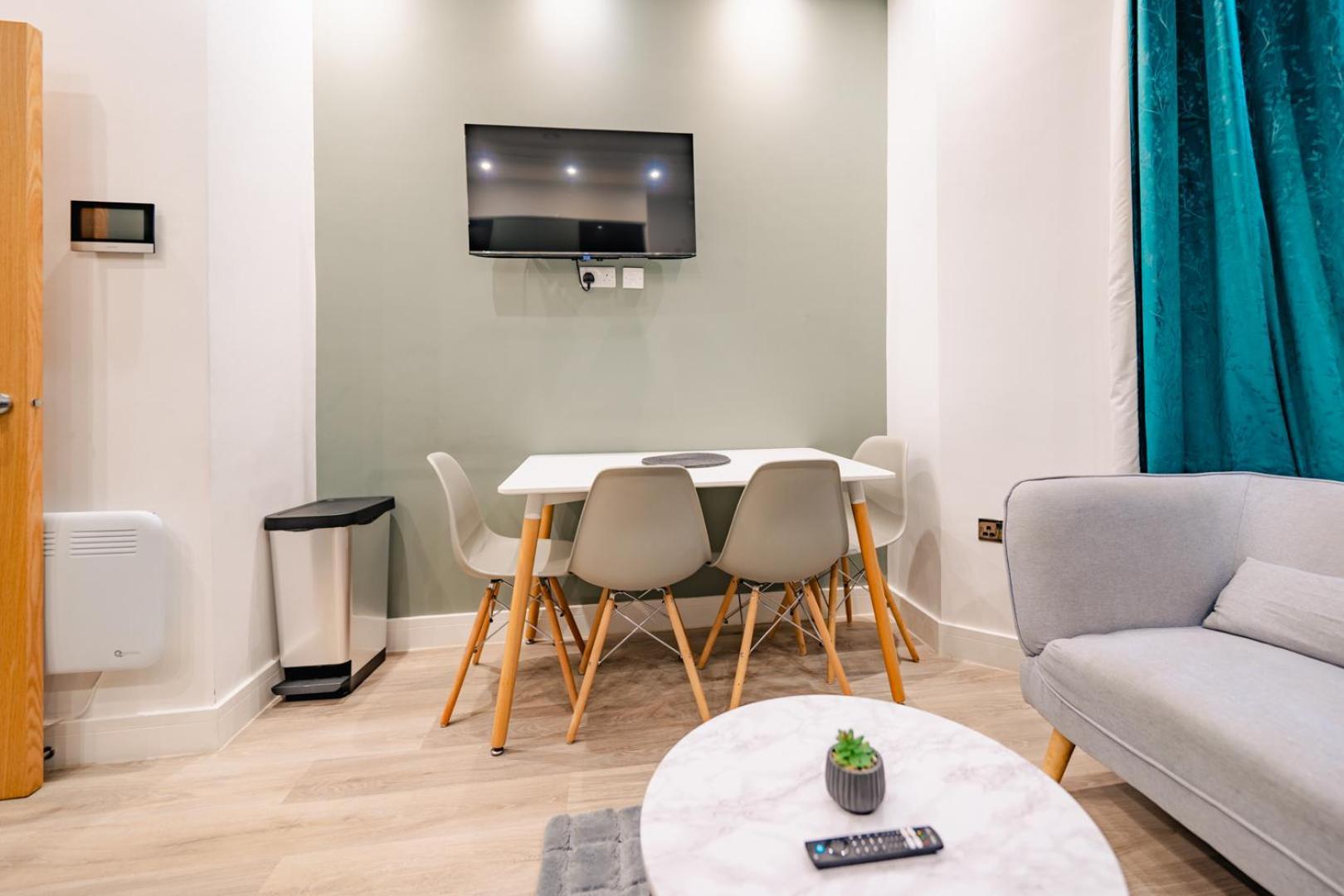 Luxury Apartments In Cardiff City Centre Extérieur photo