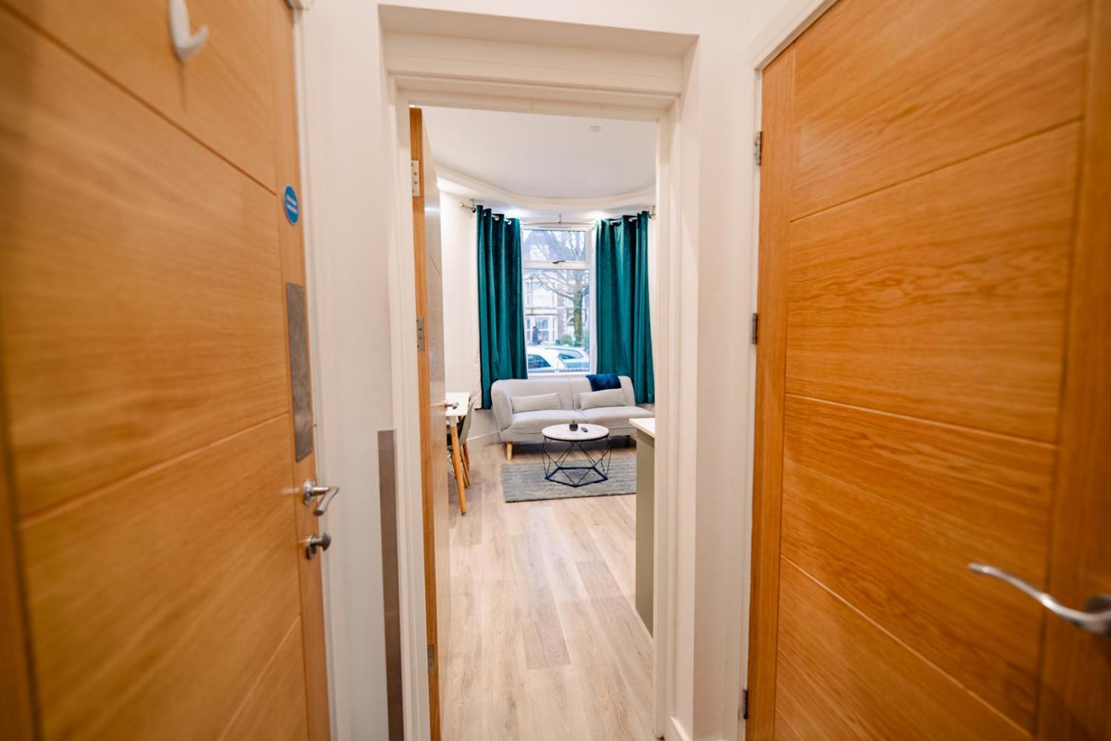 Luxury Apartments In Cardiff City Centre Extérieur photo