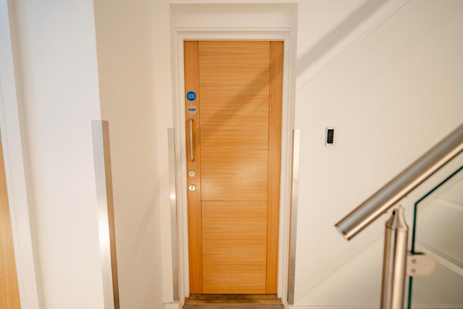 Luxury Apartments In Cardiff City Centre Extérieur photo